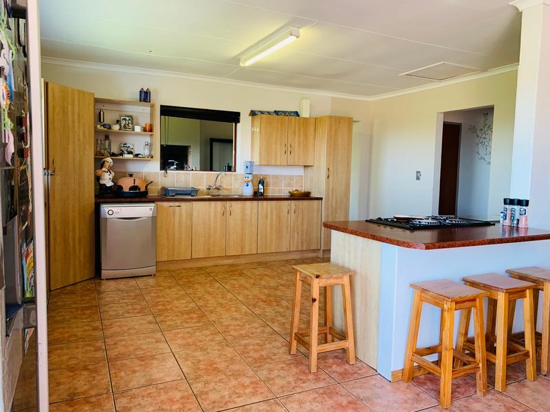 5 Bedroom Property for Sale in Noorsekloof Eastern Cape